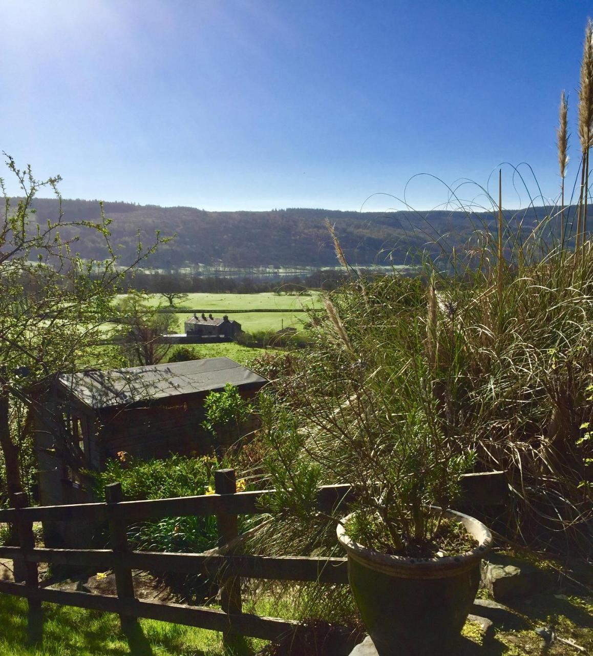 Coniston Cottage Lake View エクステリア 写真